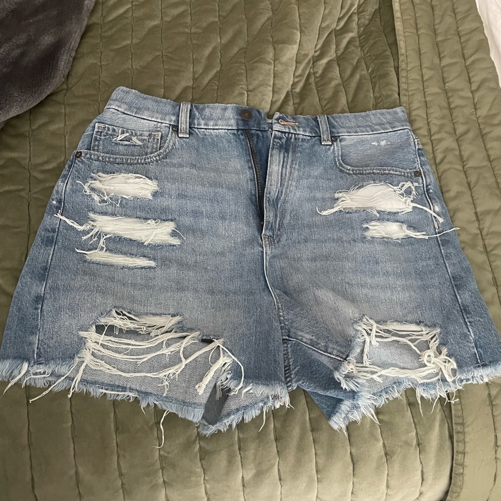 AMERICAN EAGLE - Curvy Mom Shorts - Size 12 - NWT